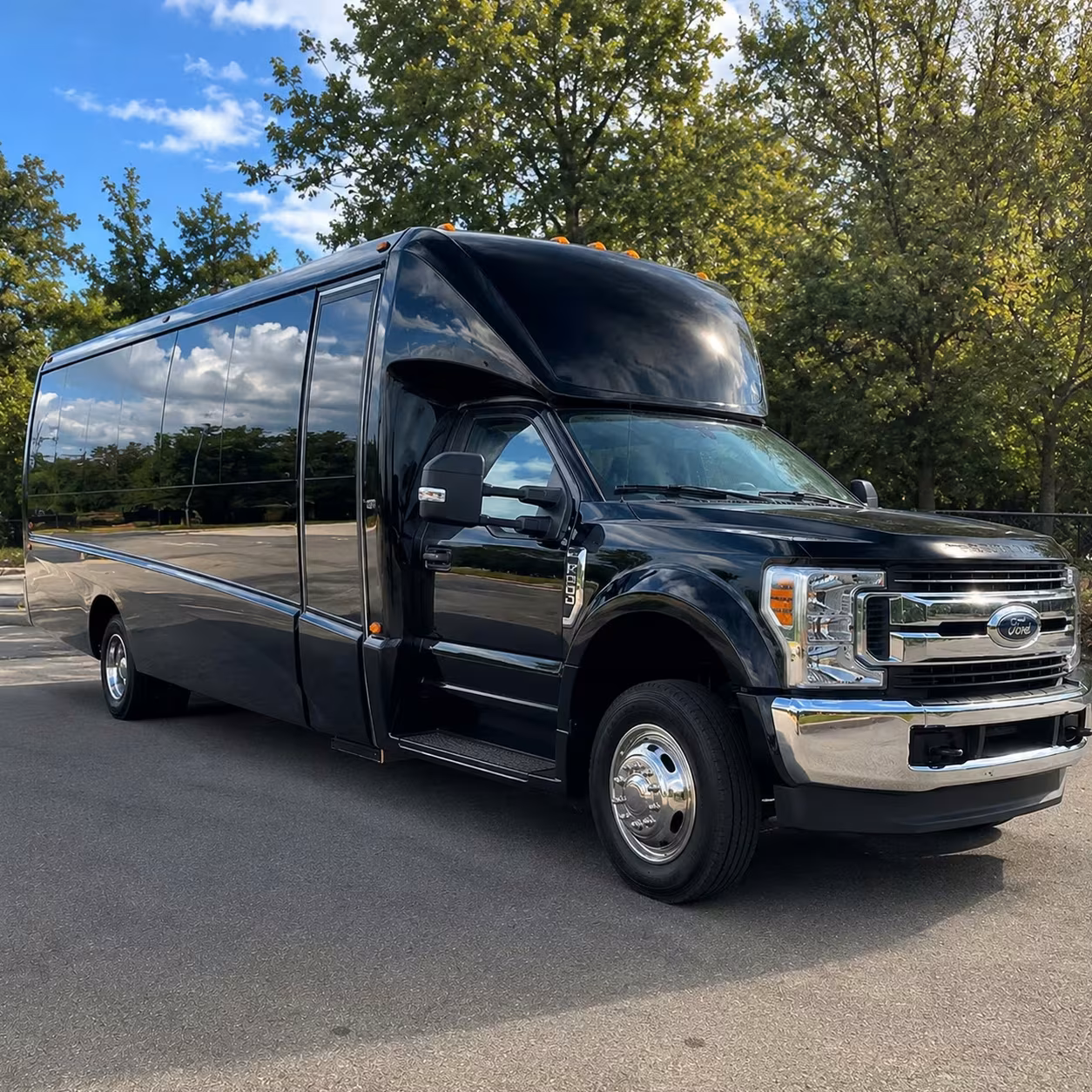 arcadia minibus rentals for santa anita park groups and airport runs