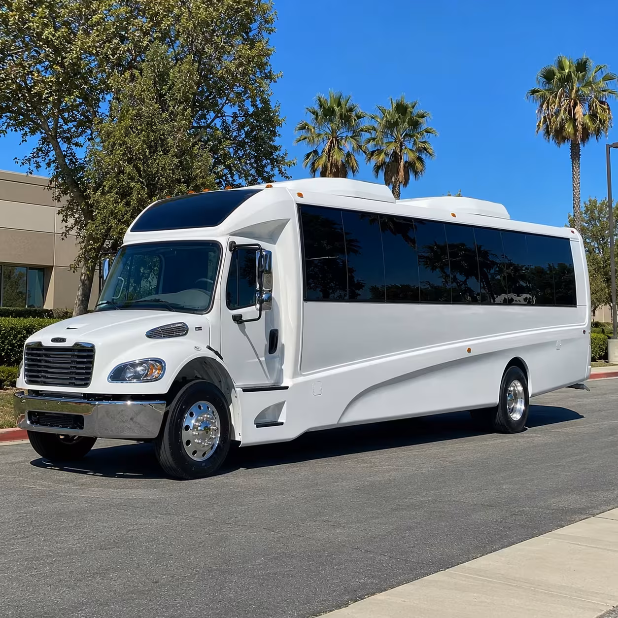 minibus rentals for small arcadia prom groups and after parties